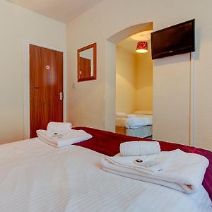 Triple Room Private Bathroom
